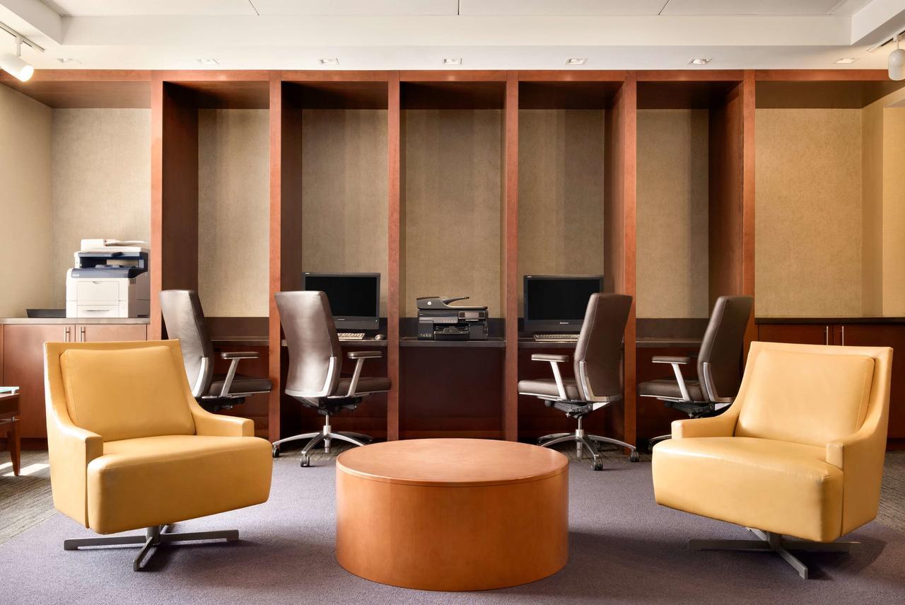 The H Hotel Midland Bagian luar foto